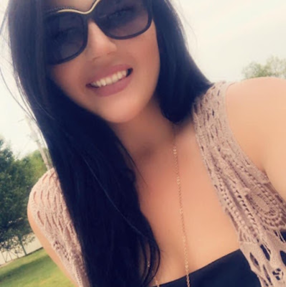 Meet your Posher, Danielle